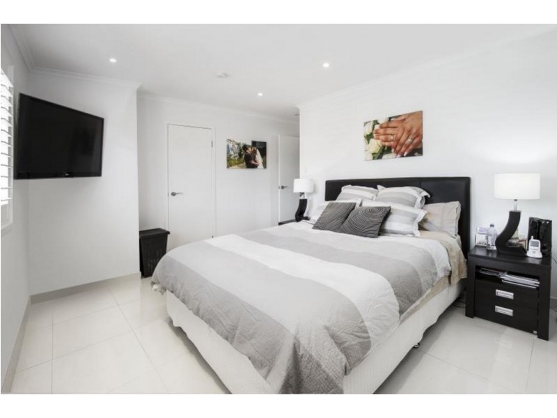 9A Wellwood Ave, Moorebank NSW 2170