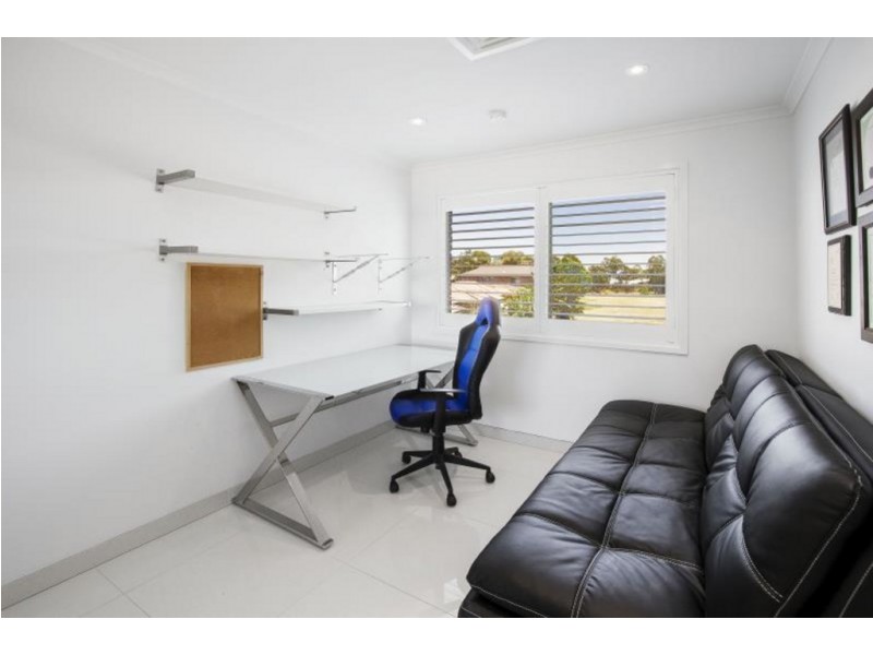 9A Wellwood Ave, Moorebank NSW 2170