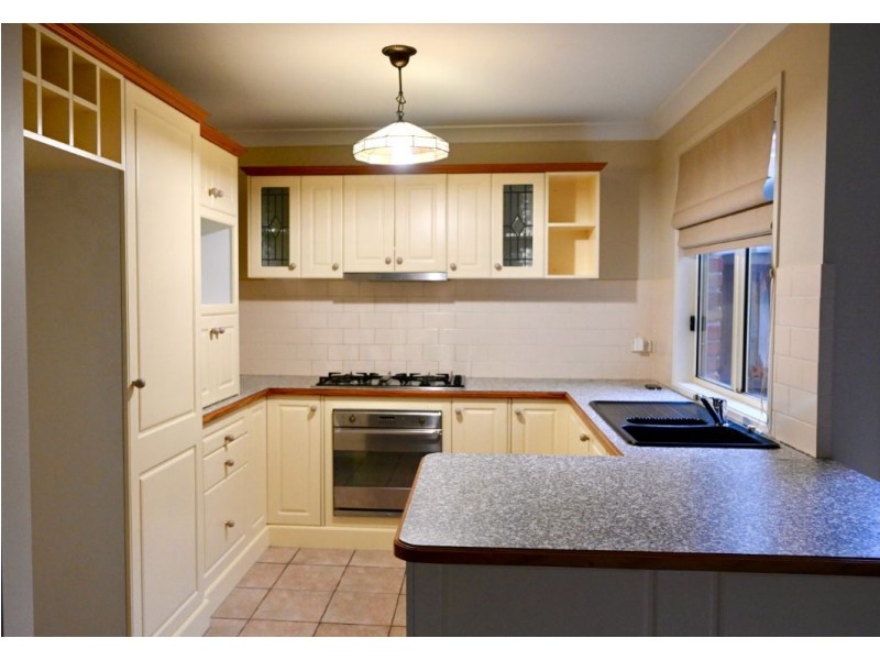 40 Anzac Mews, Wattle Grove NSW 2173