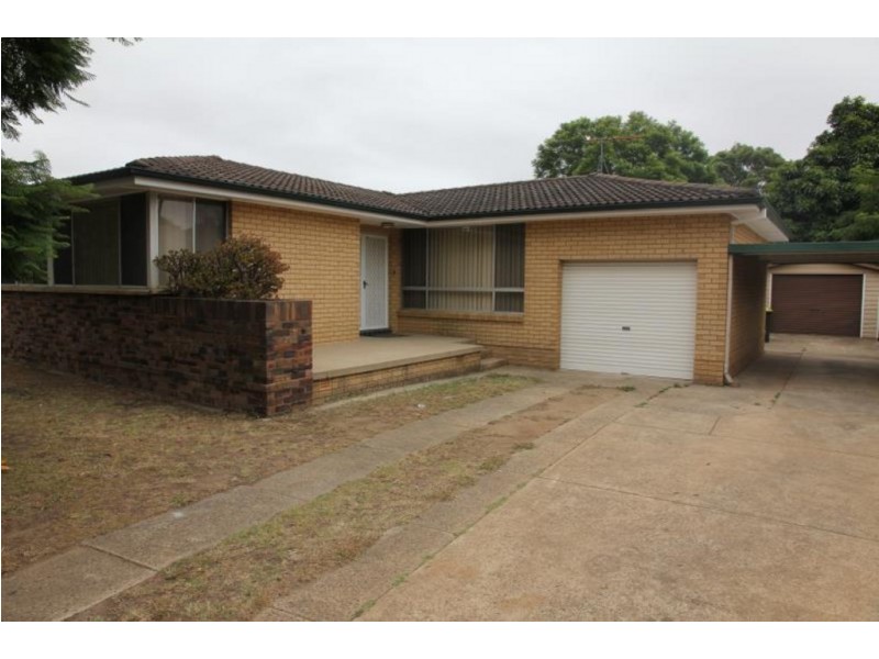 8 Dredge Avenue, Moorebank NSW 2170