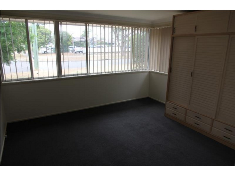 8 Dredge Avenue, Moorebank NSW 2170