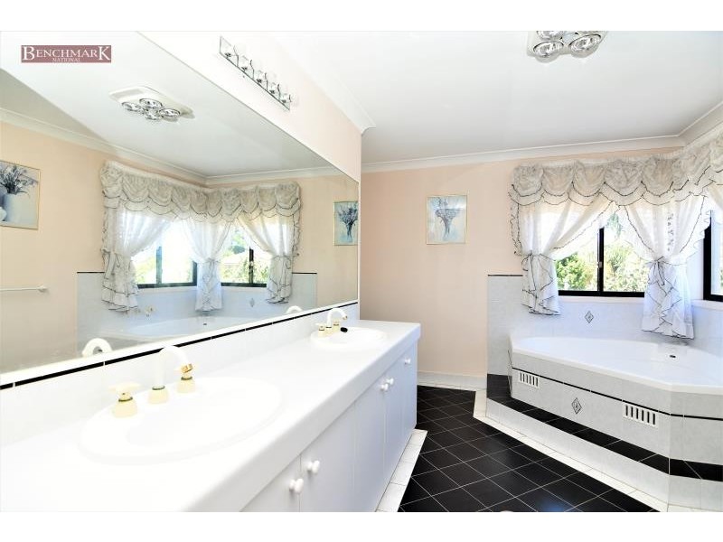 115 Ascot Drive, Chipping Norton NSW 2170