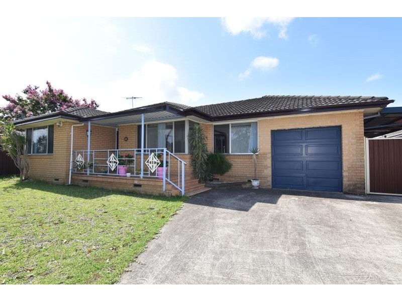 23 Hillcrest Avenue, Moorebank NSW 2170
