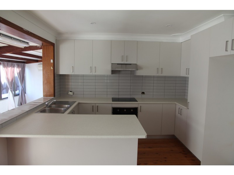 23 Hillcrest Avenue, Moorebank NSW 2170