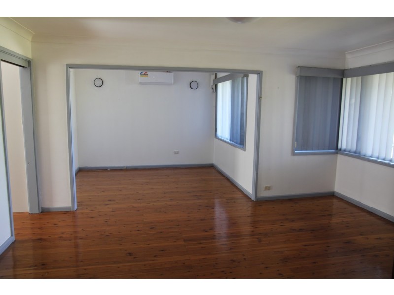 23 Hillcrest Avenue, Moorebank NSW 2170