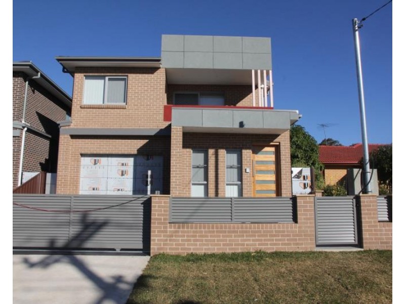 12B Edgecombe Avenue, Moorebank NSW 2170