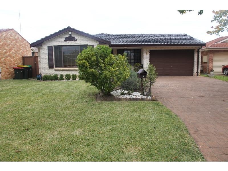 8 Brickendon Court, Wattle Grove NSW 2173