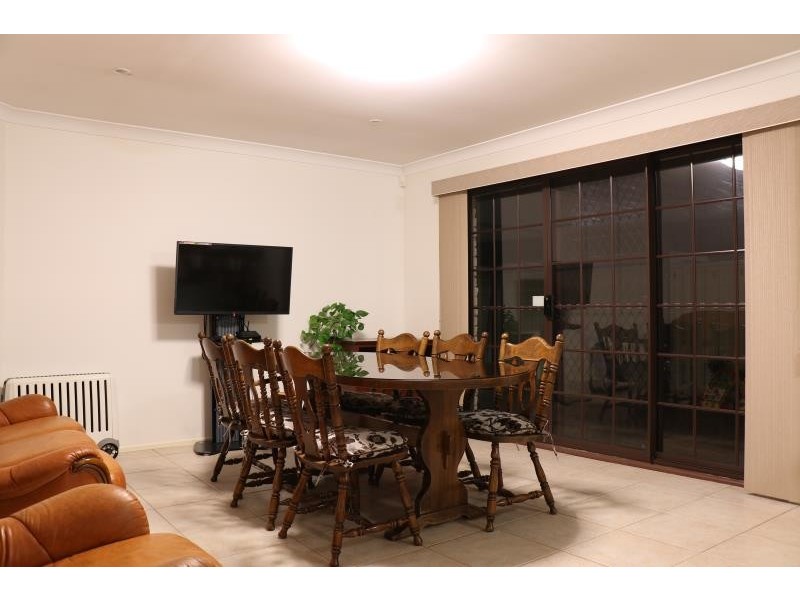 8 Brickendon Court, Wattle Grove NSW 2173