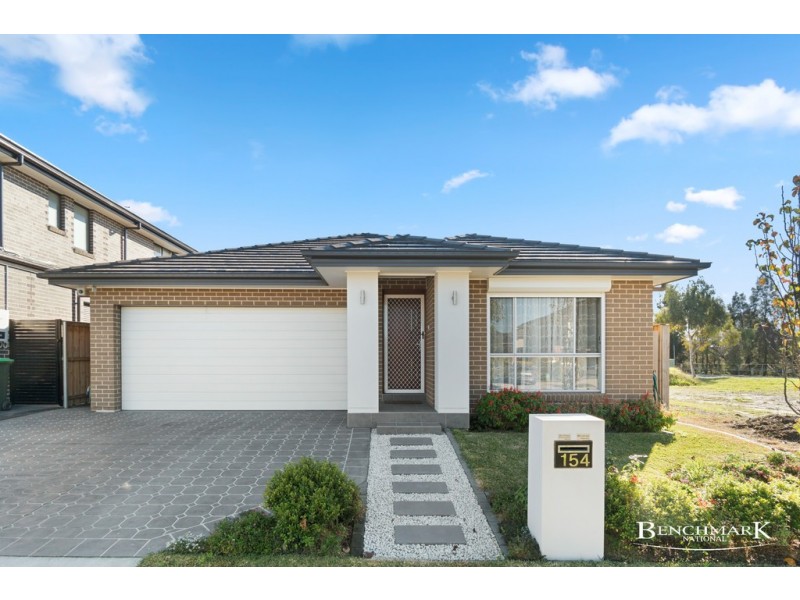 154 Maddecks Avenue, Moorebank NSW 2170