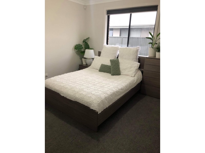 32 Phillips Avenue, Oran Park NSW 2570