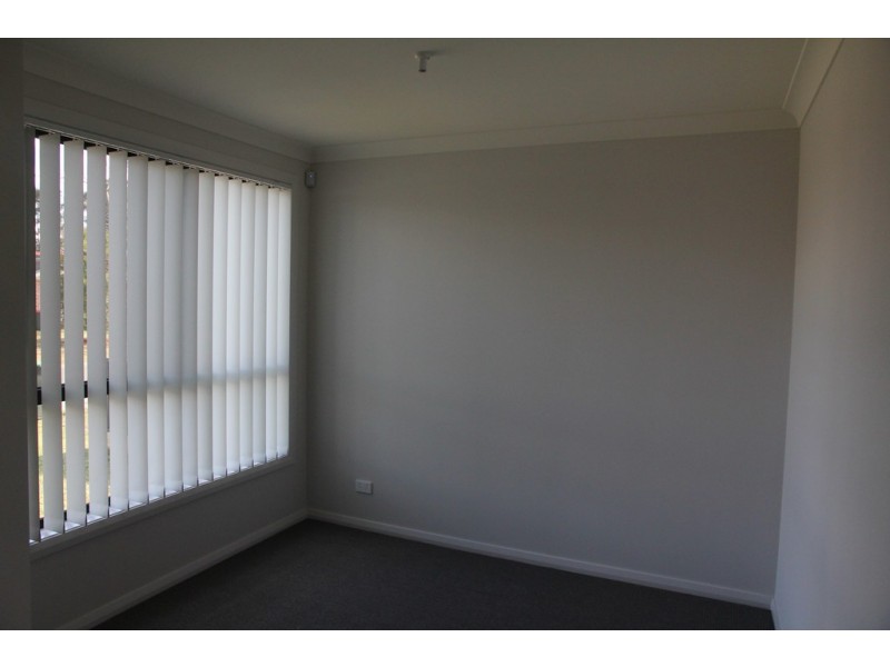 12 Lanyon Court, Wattle Grove NSW 2173