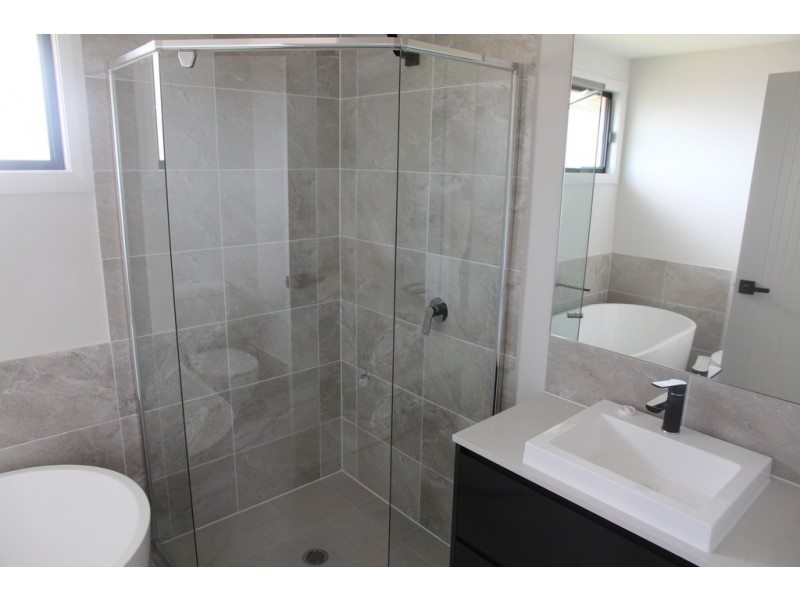 12 Lanyon Court, Wattle Grove NSW 2173