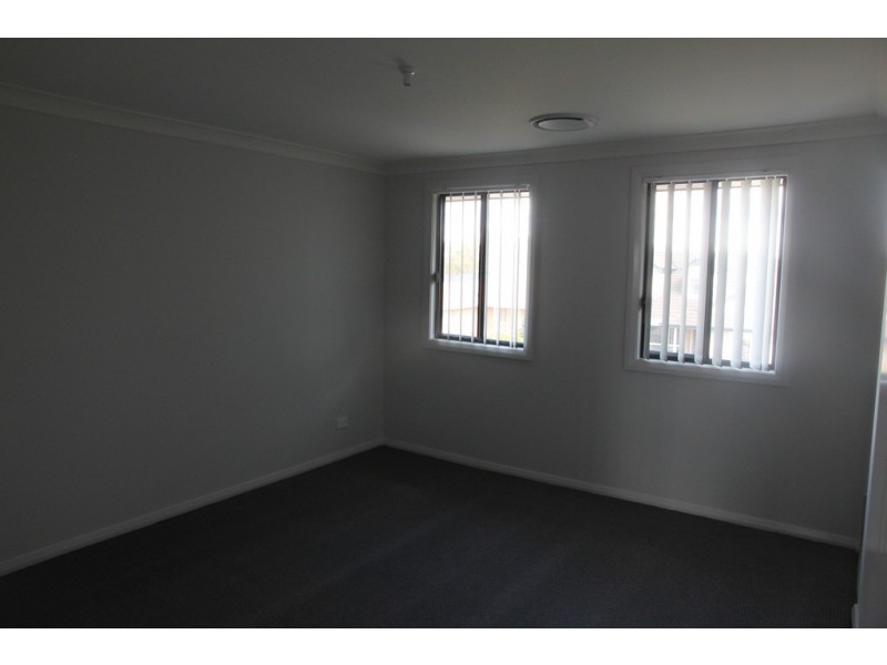 12 Lanyon Court, Wattle Grove NSW 2173