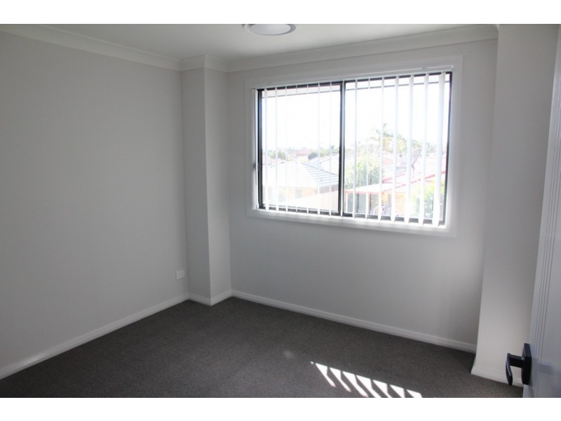 12 Lanyon Court, Wattle Grove NSW 2173