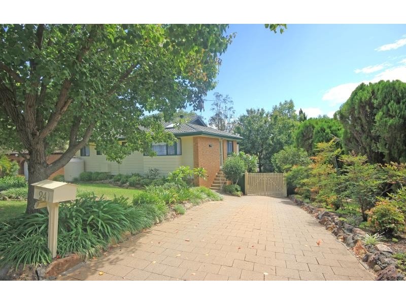 24 Mantalini Street, Ambarvale NSW 2560