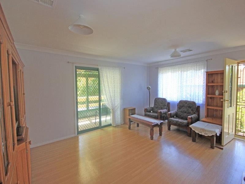24 Mantalini Street, Ambarvale NSW 2560