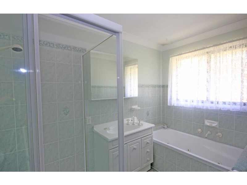 24 Mantalini Street, Ambarvale NSW 2560