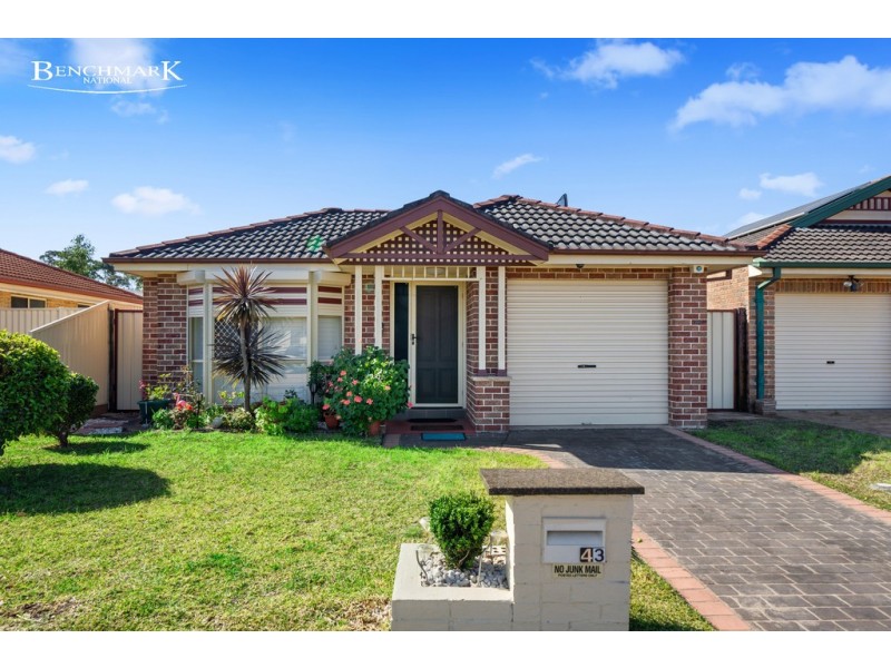 43 Wombeyan Court, Wattle Grove NSW 2173