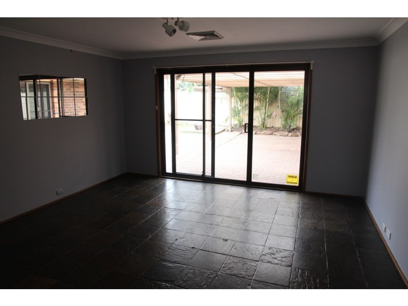 41 Ernest Avenue, Chipping Norton NSW 2170