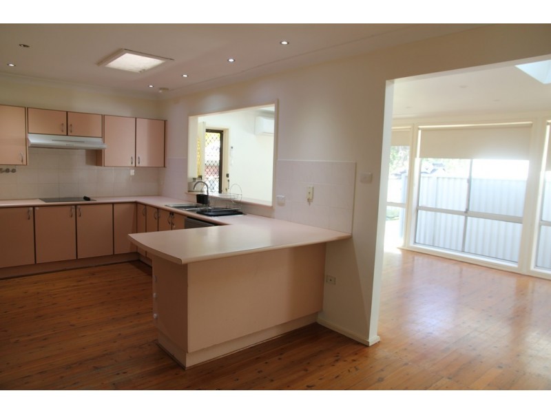 22 Bungarra Crescent, Chipping Norton NSW 2170