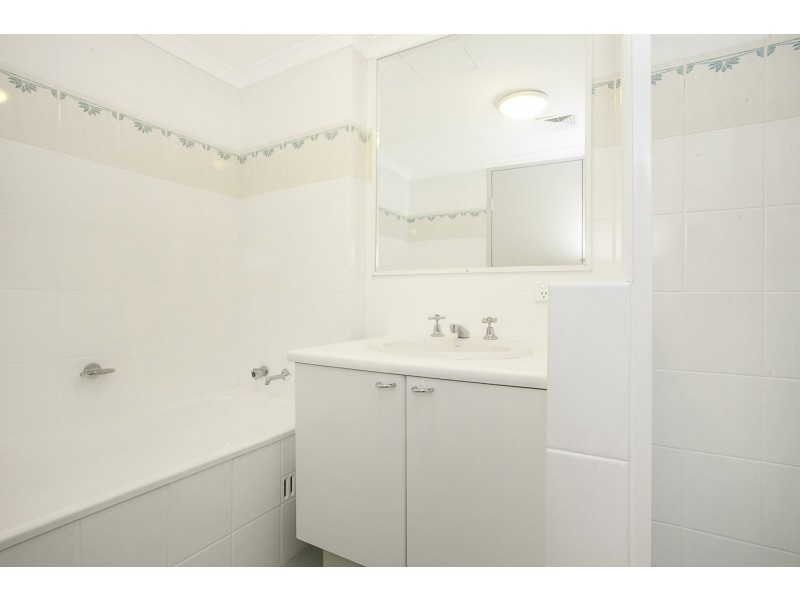 21/5 Mead Drive, Chipping Norton NSW 2170