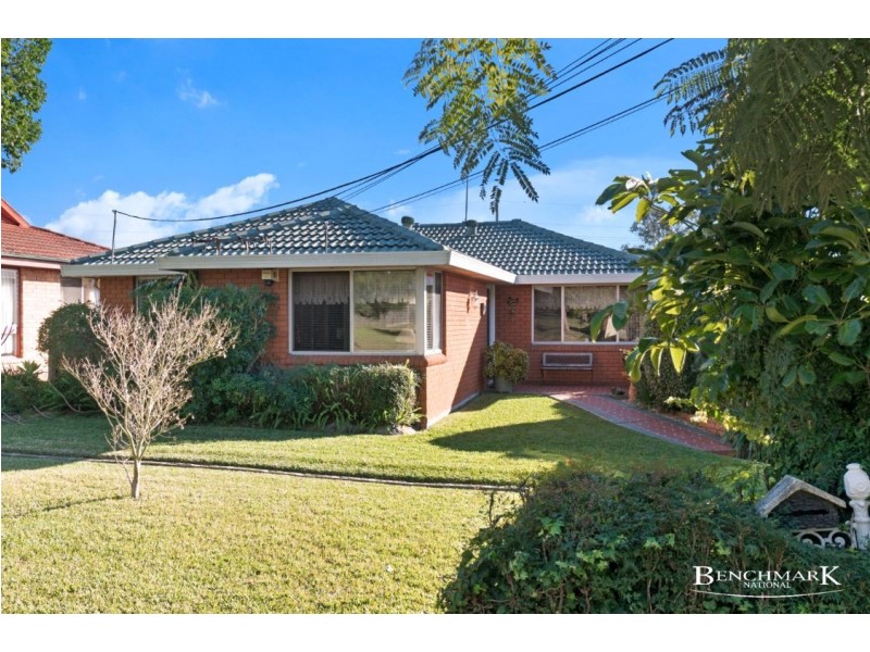 19 Bungarra Crescent, Chipping Norton NSW 2170