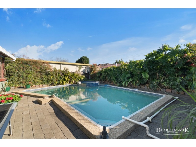 19 Bungarra Crescent, Chipping Norton NSW 2170