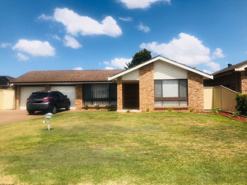 4 Banbury Crescent, Chipping Norton NSW 2170