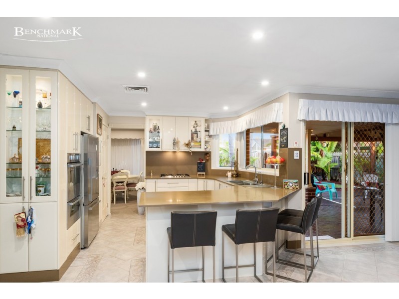 22 Ellesmere Court, Wattle Grove NSW 2173