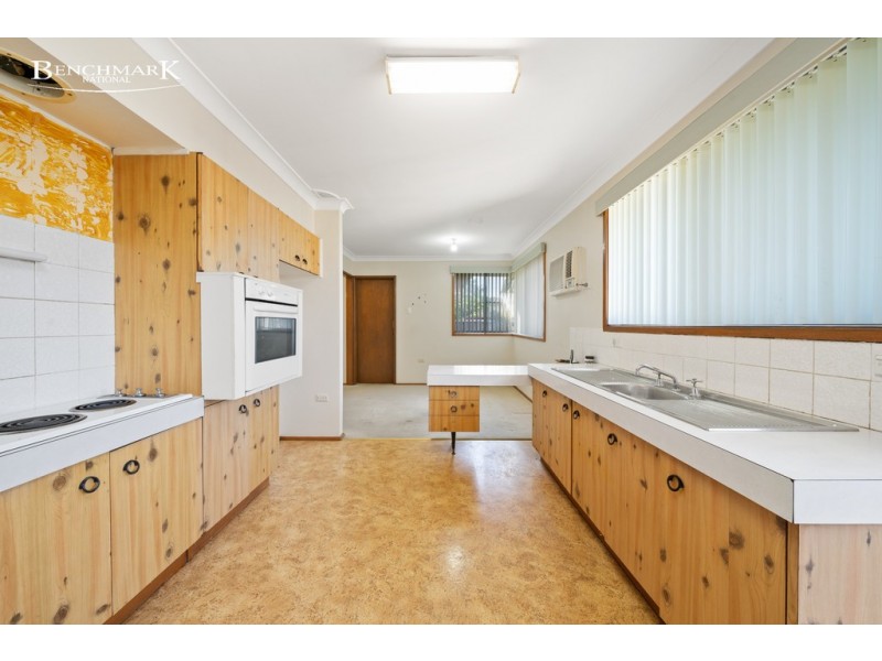 2 Burton Avenue, Moorebank NSW 2170