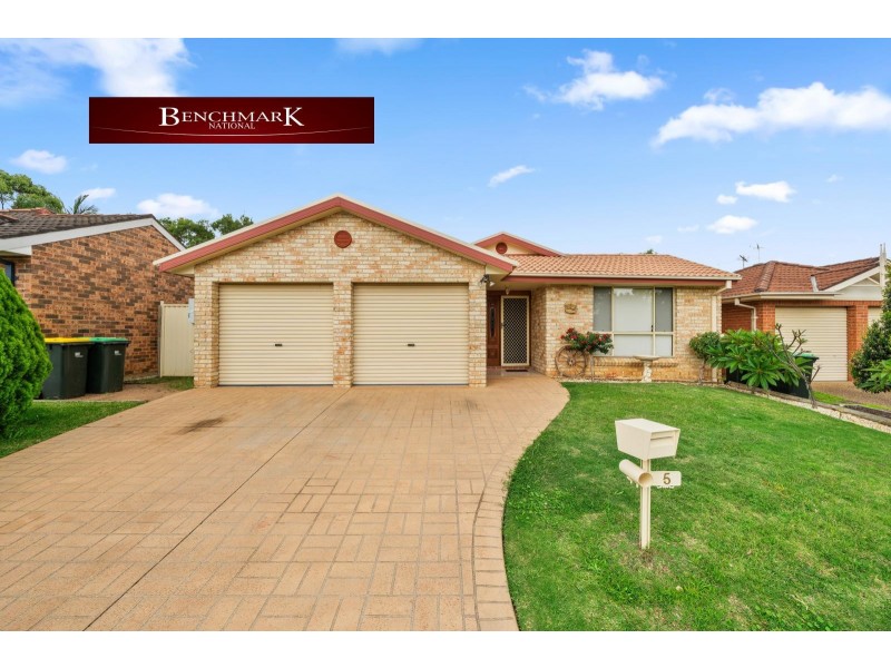 5 Burdekin Court, Wattle Grove NSW 2173