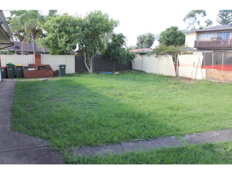 4 Mckay Avenue, Moorebank NSW 2170