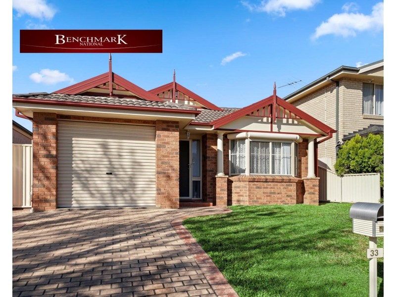 33 Woodlake Court, Wattle Grove NSW 2173