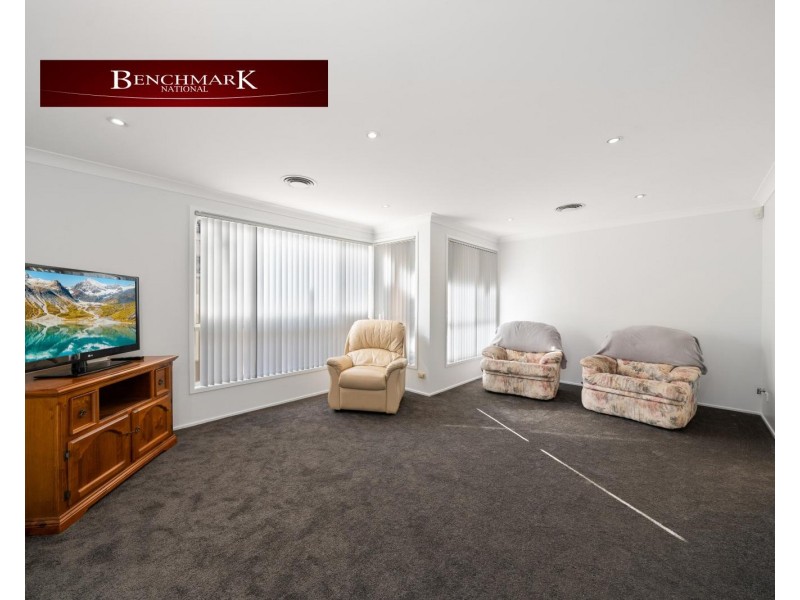 33 Woodlake Court, Wattle Grove NSW 2173