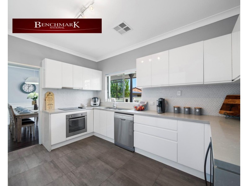 10 Derby Crescent, Chipping Norton NSW 2170