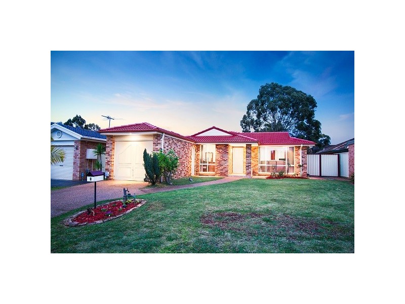 5 Oldbury Court, Wattle Grove NSW 2173