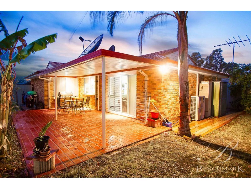 5 Oldbury Court, Wattle Grove NSW 2173