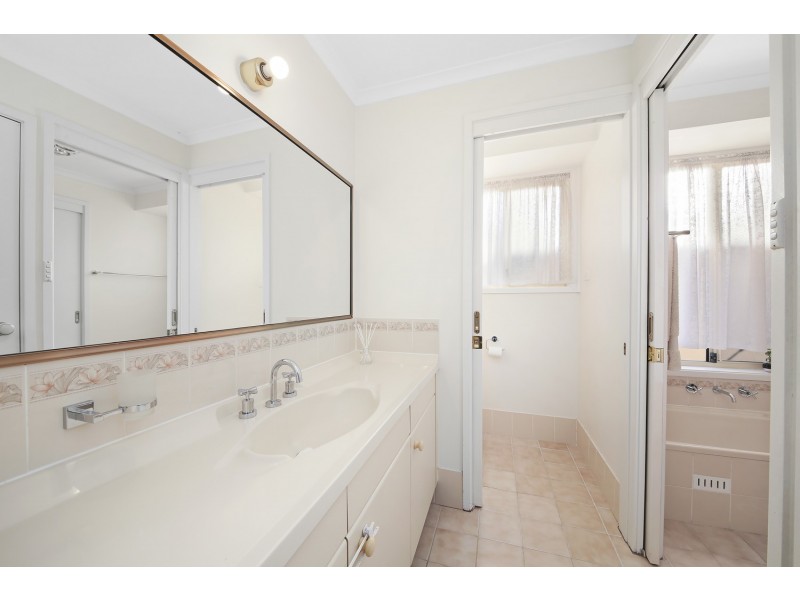 22 Bodalla Court, Wattle Grove NSW 2173