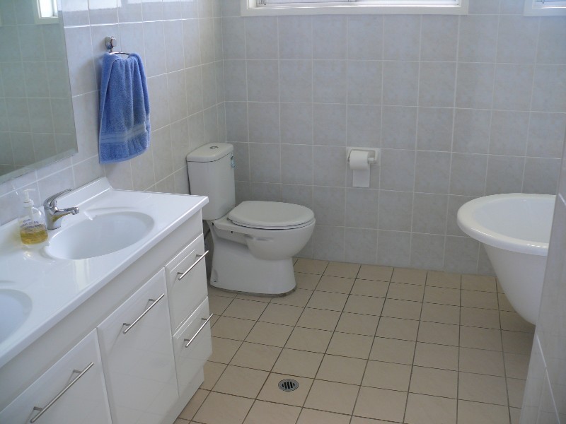 10 Vasta Ave, Moorebank NSW 2170