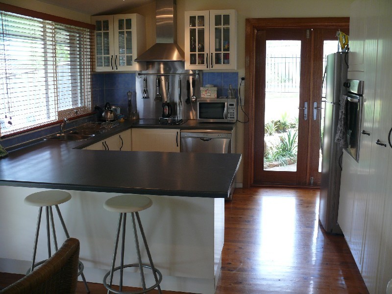 72 Gal Cres, Moorebank NSW 2170