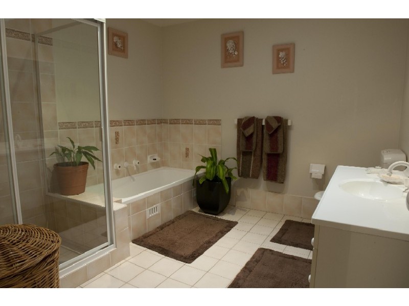 19 Bundarra, Wattle Grove NSW 2173