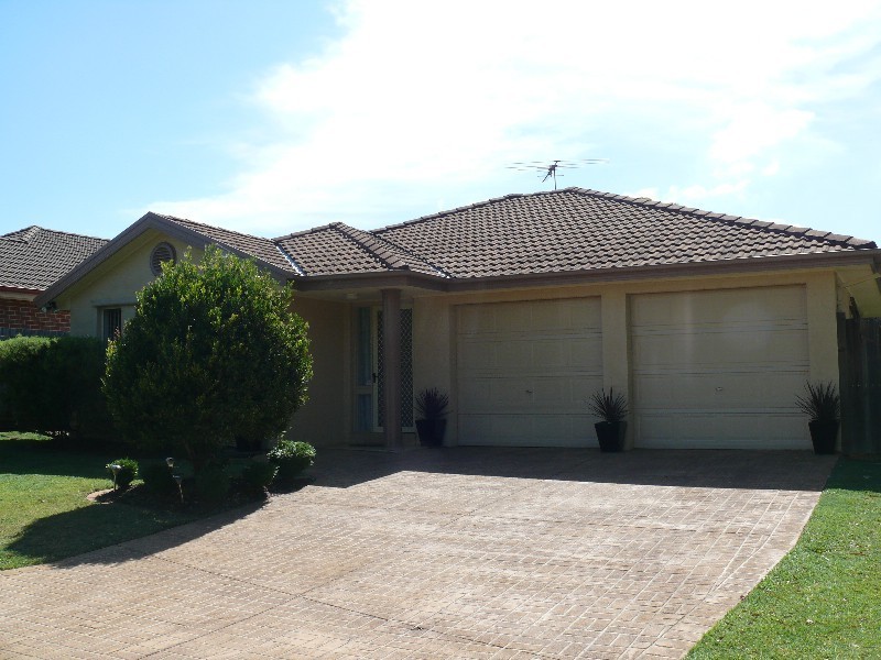38 Kinchega Crt, Wattle Grove NSW 2173