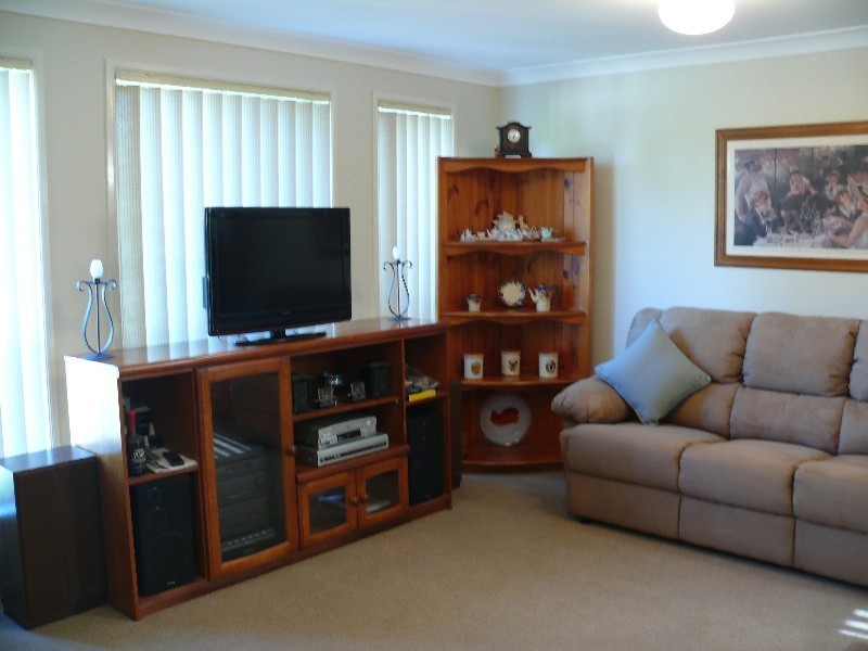 38 Kinchega Crt, Wattle Grove NSW 2173