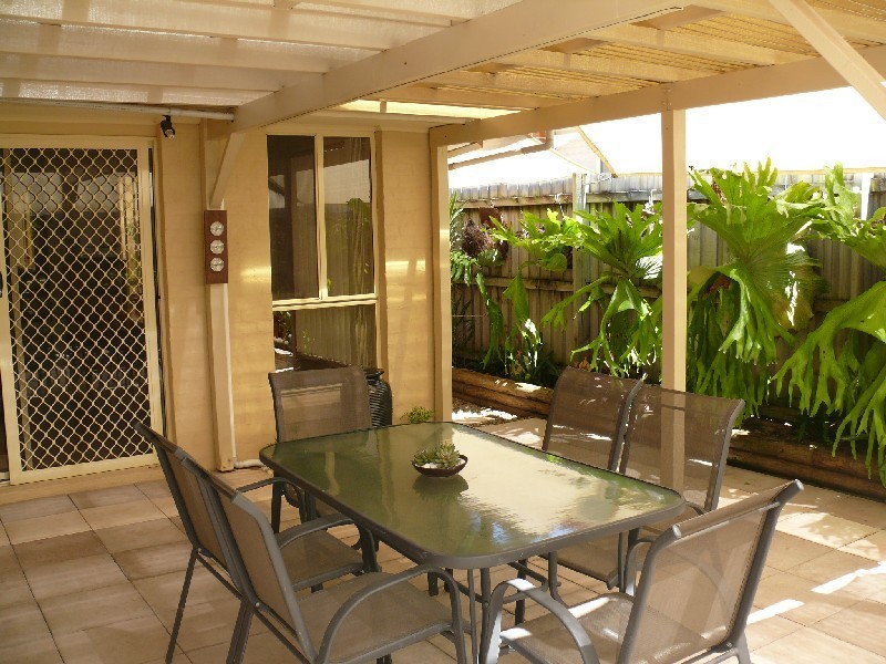 38 Kinchega Crt, Wattle Grove NSW 2173