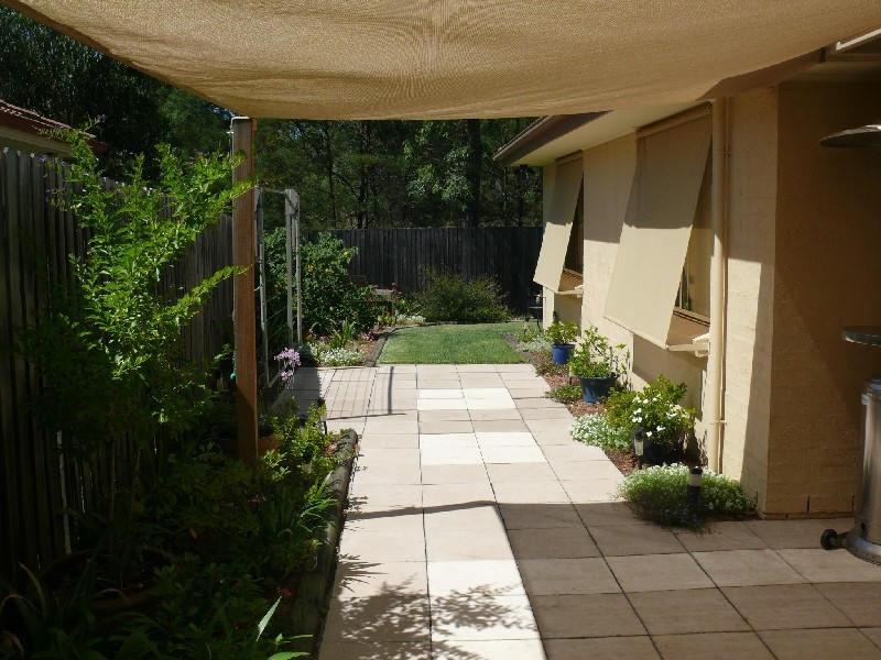 38 Kinchega Crt, Wattle Grove NSW 2173
