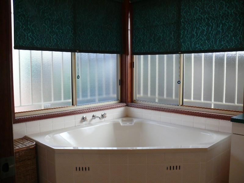 Wattle Grove NSW 2173