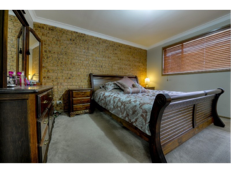 2/220 Newbridge Rd, Moorebank NSW 2170