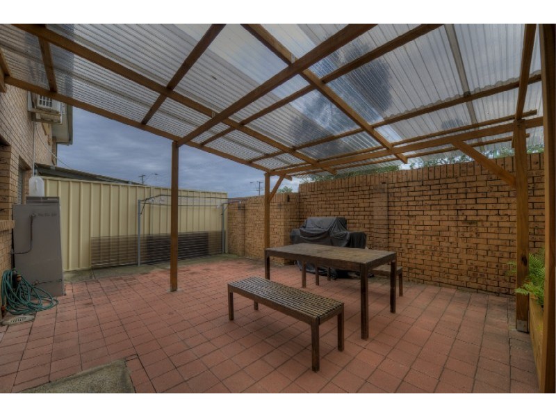 2/220 Newbridge Rd, Moorebank NSW 2170