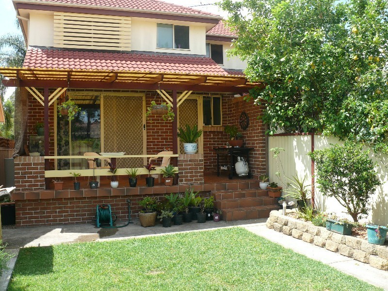 9A Swain St, Moorebank NSW 2170