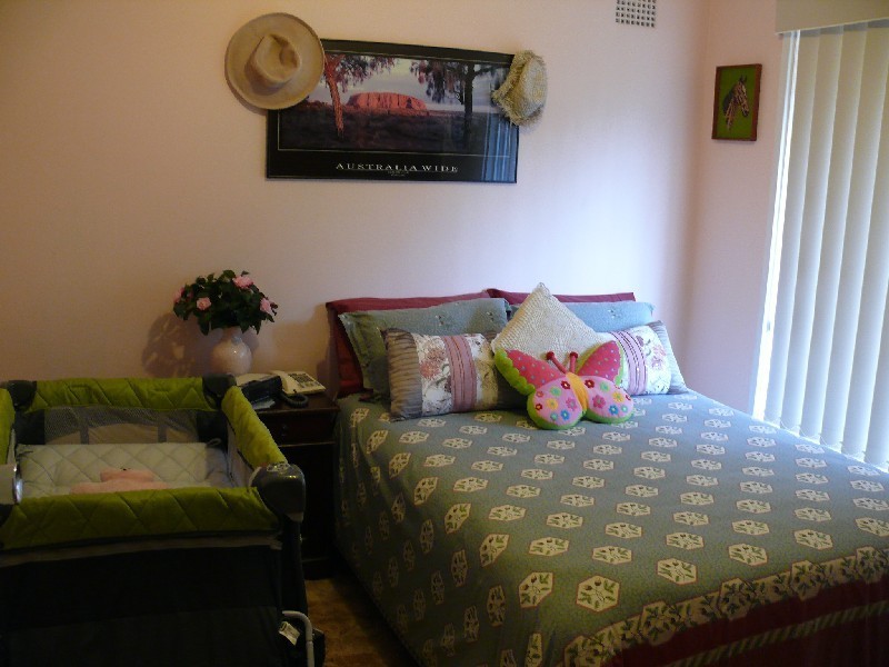 6 Flanagan Ave, Moorebank NSW 2170